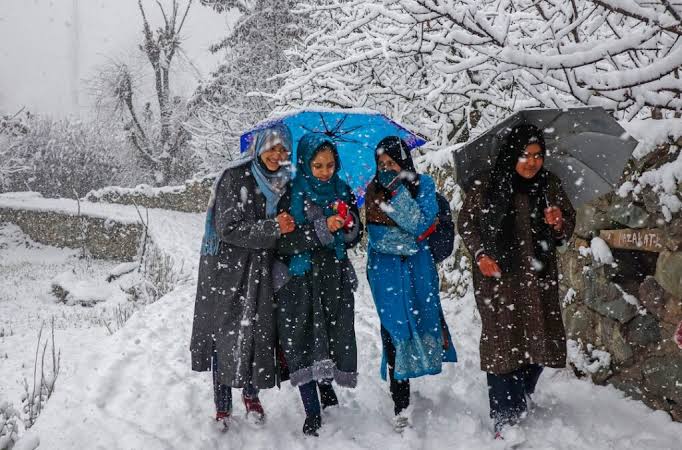 Weather Alert-Advisory :Kashmir to Witness 1-2 Feet Snow 